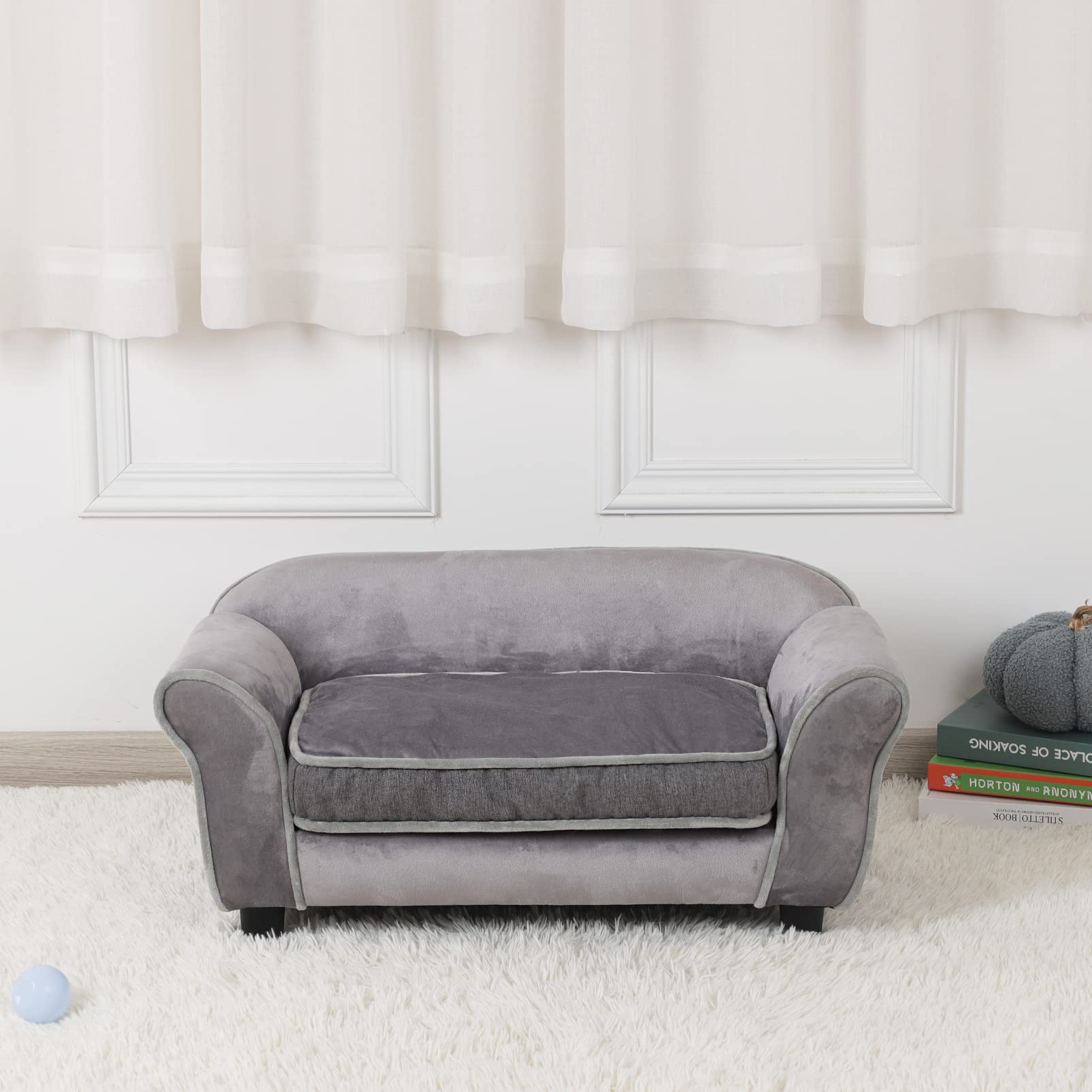 Getifun pet-sofa-bed-plastic-legs enables quick setup and stable height.
