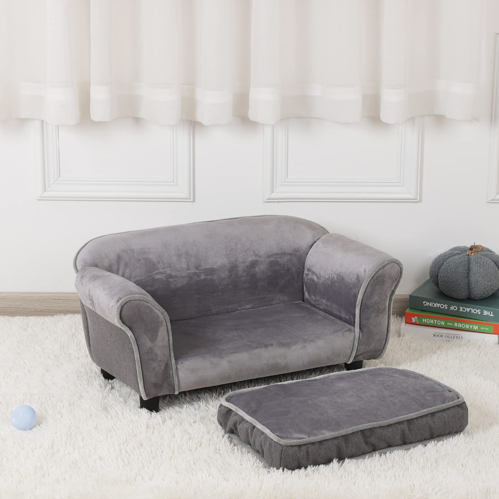 Getifun-small-dog-cat-bed-compact fits cozy corners in any room.
