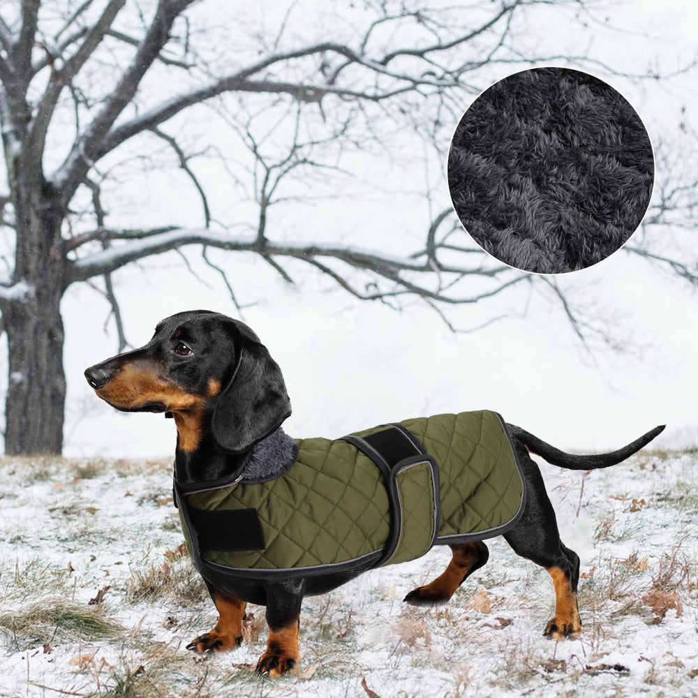 Geyecete fold-down high neck wither flap image provides extra warmth.