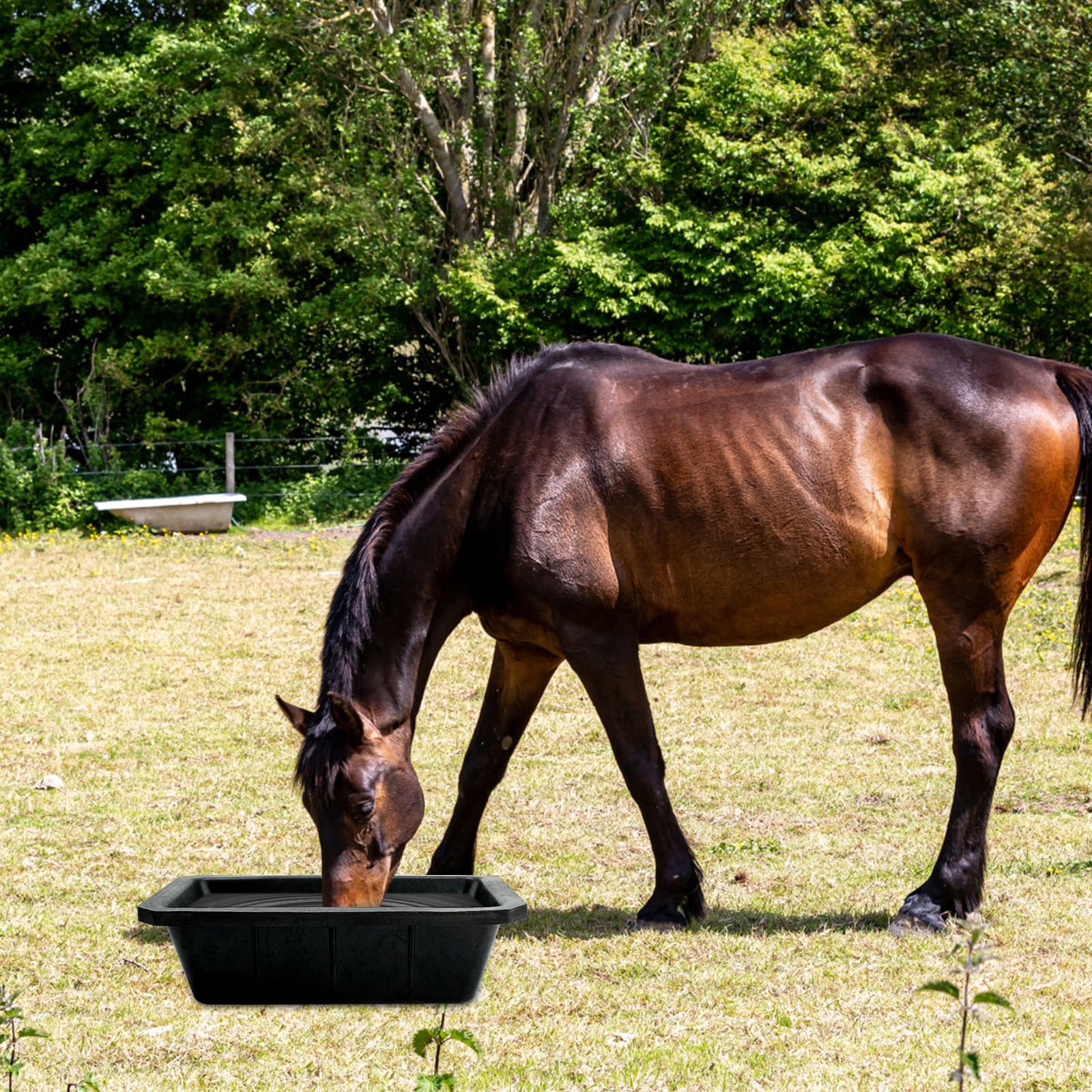 GINDOOR stackable rubber bucket set saves space in barns.