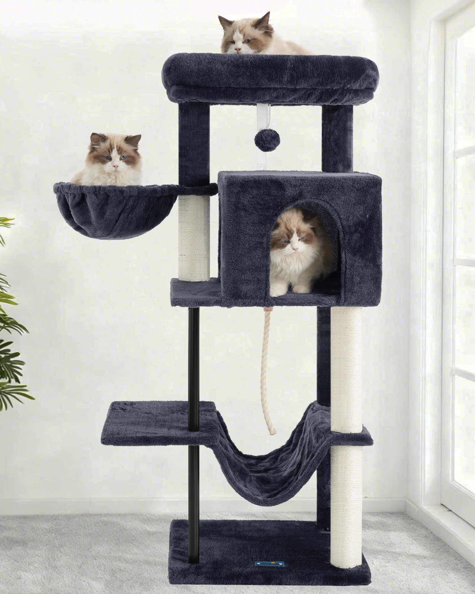 Gitelsnour cat tree side view—tall multi-level space for exploration.