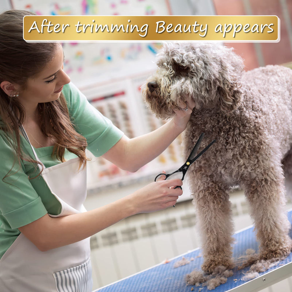 GLADOG pet comb and cleaning cloth illustrate prep-ready versatility.