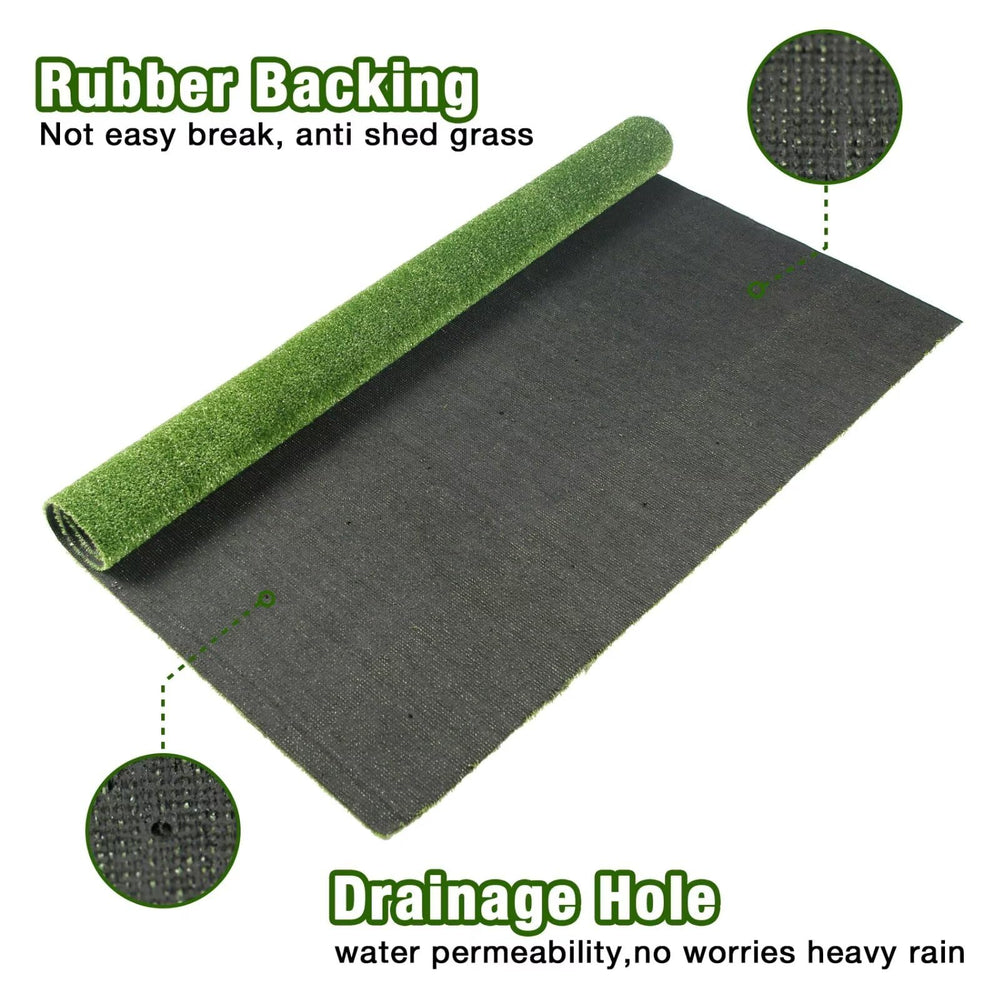 Globreen fake grass for dogs with drainage system for quick drying.