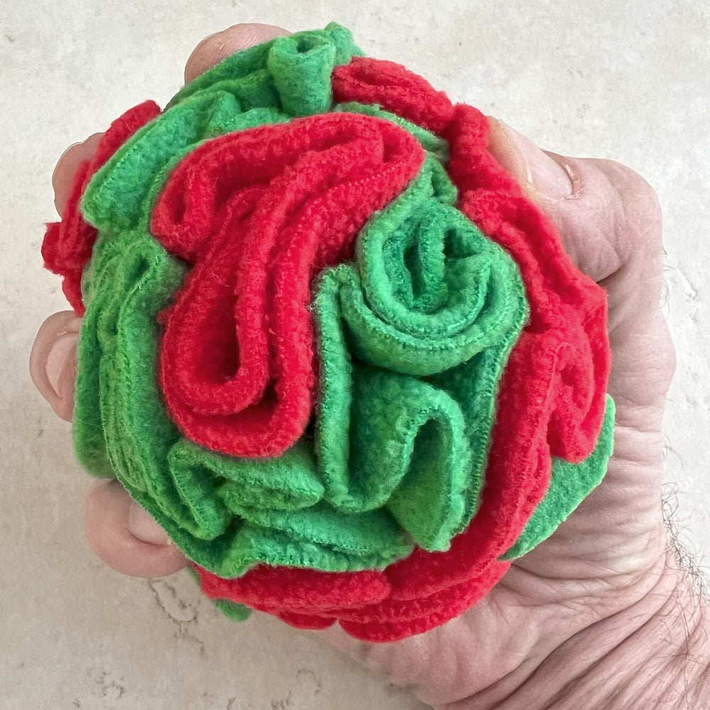 Glory To Dog snuffle ball's variable depth challenges small noses during play.