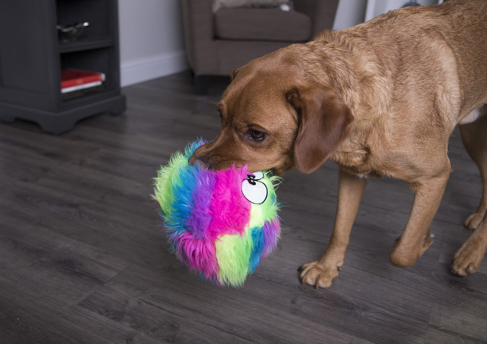 GoDog Furballz built-in squeaker sparks instinctive chases and rewarding sounds.