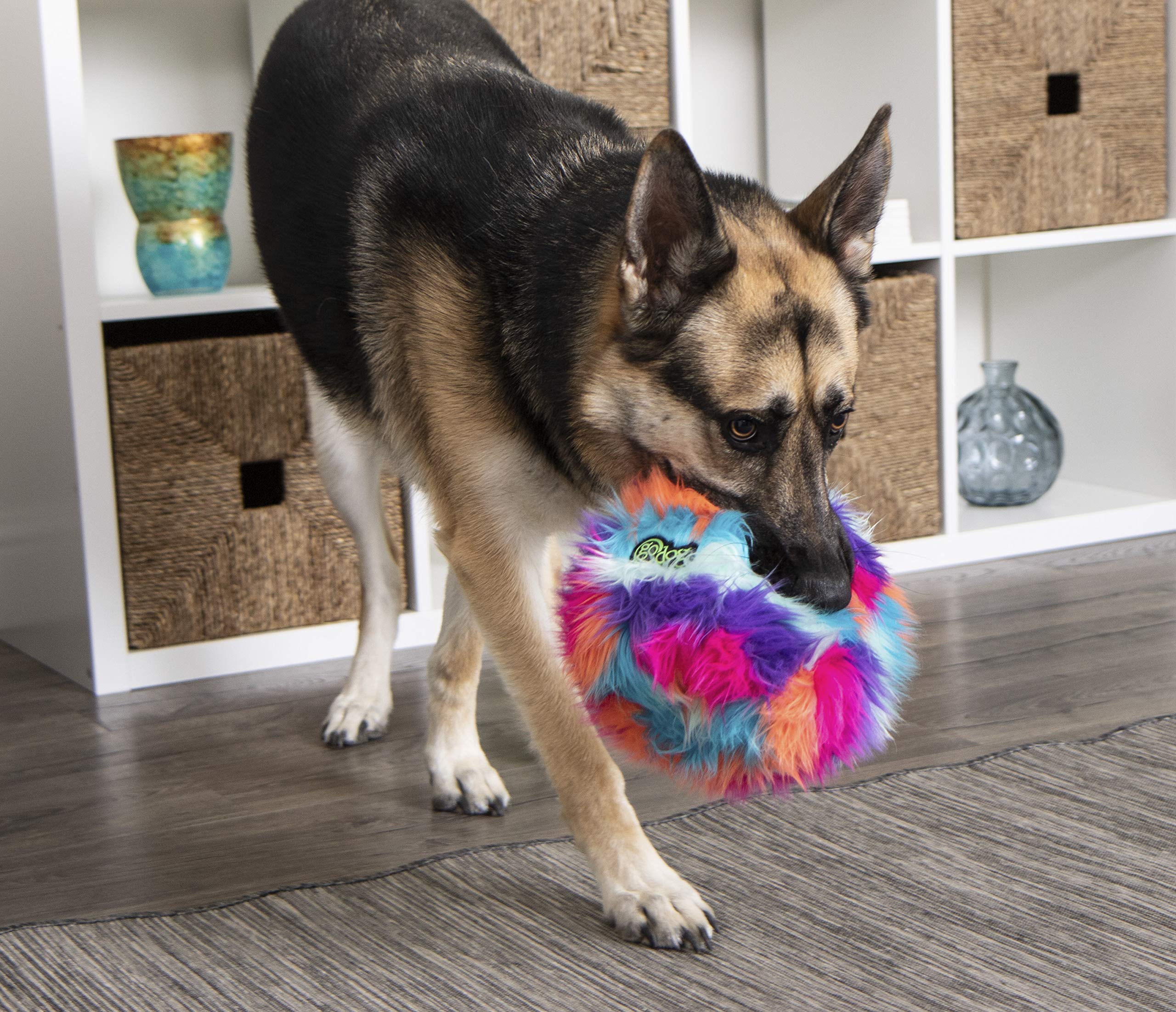 GoDog Furballz easy-clean wipe feature for quick refreshment