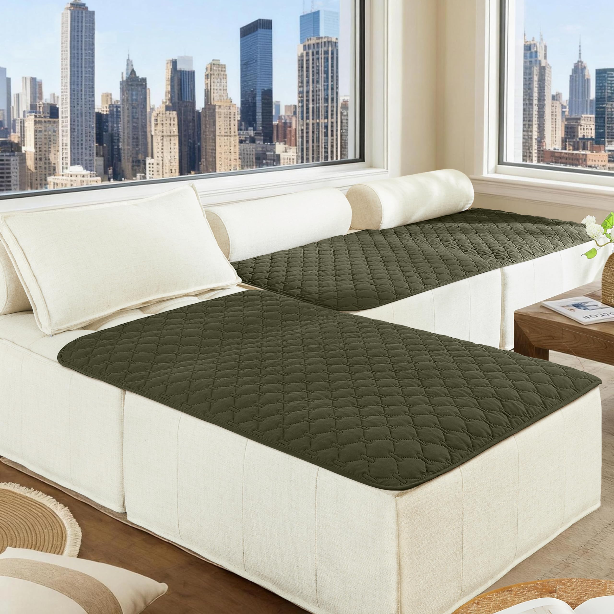 Gogobunny dog blanket easy-care machine-washable for busy homes.