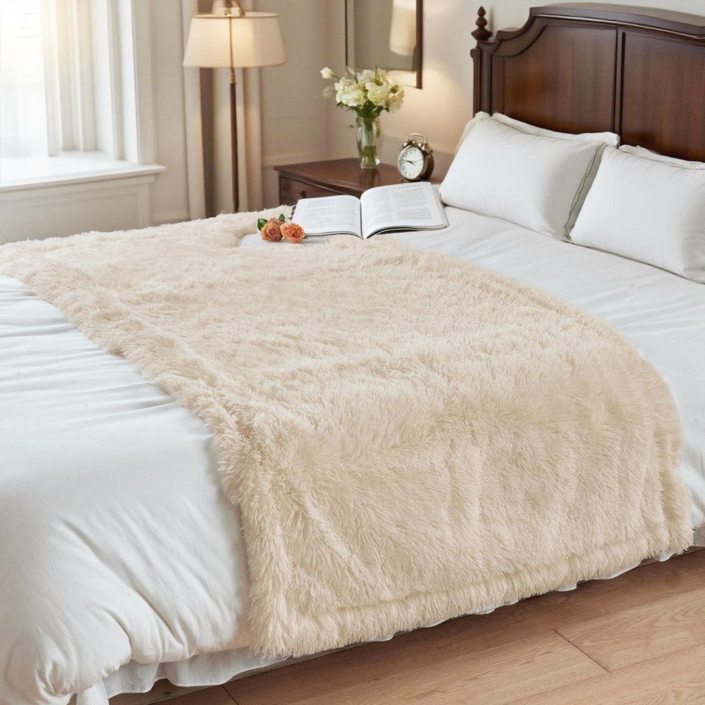 Gogobunny soft faux fur texture for calming warmth.