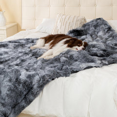 gogobunny pet blanket used in car for travel comfort and cleanliness.