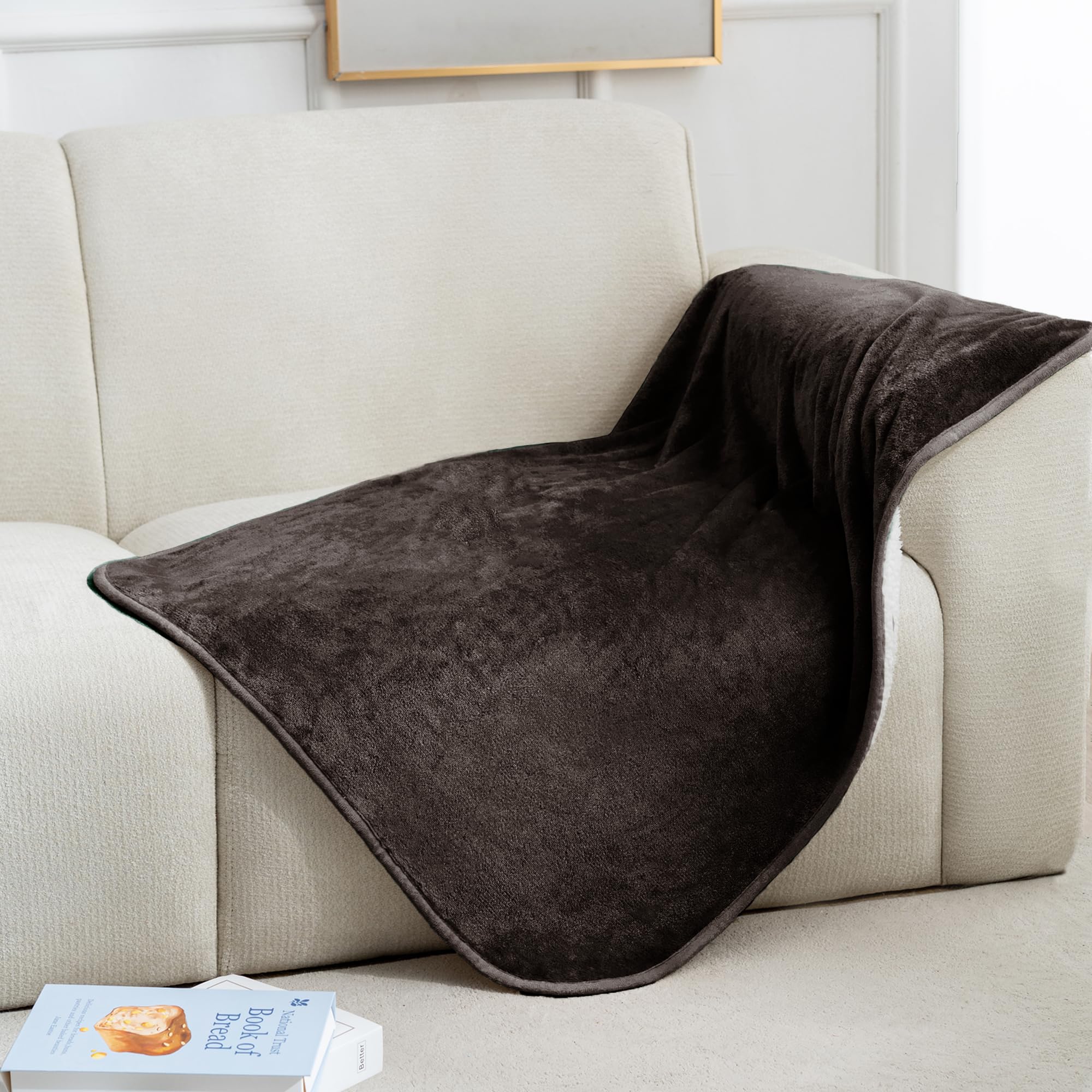 Gogobunny waterproof bed blanket closeup with waterproof layer and plush sherpa warmth for protection