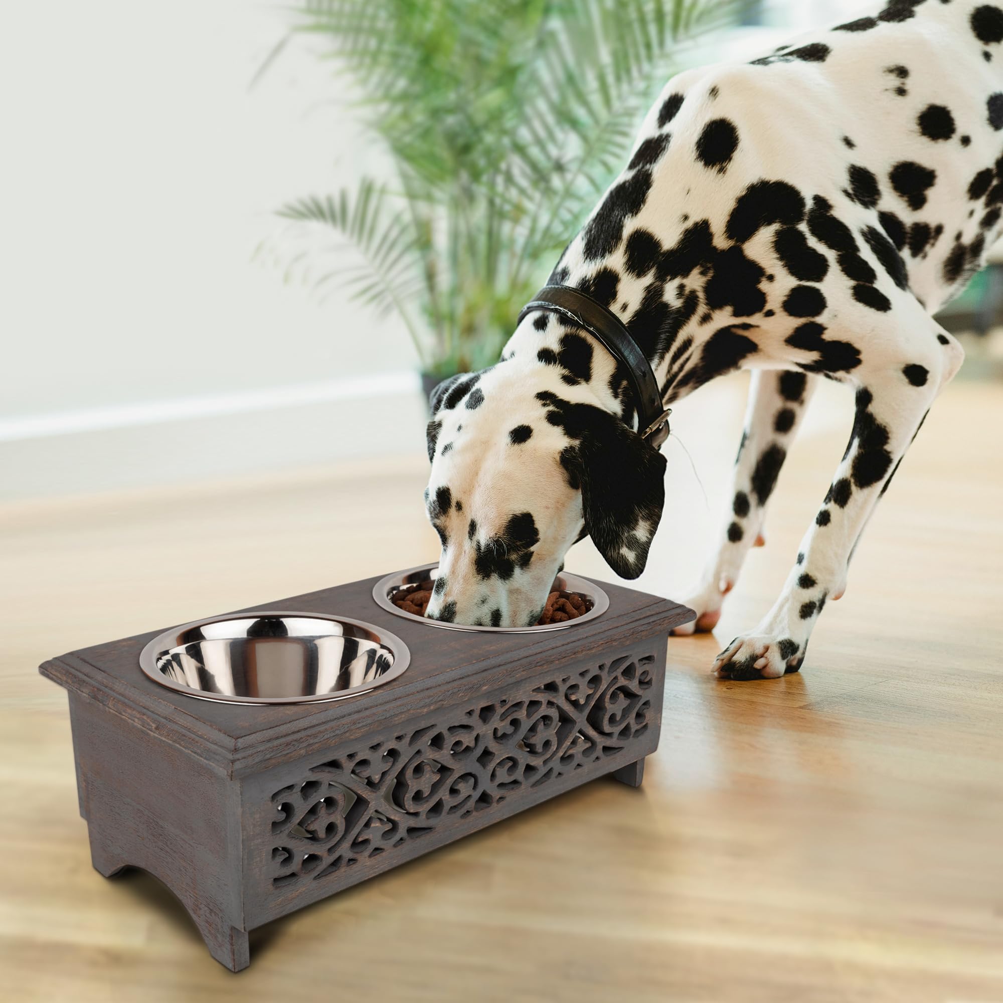 GoCraft removable-stainless-steel-bowls simplify cleaning after meals.
