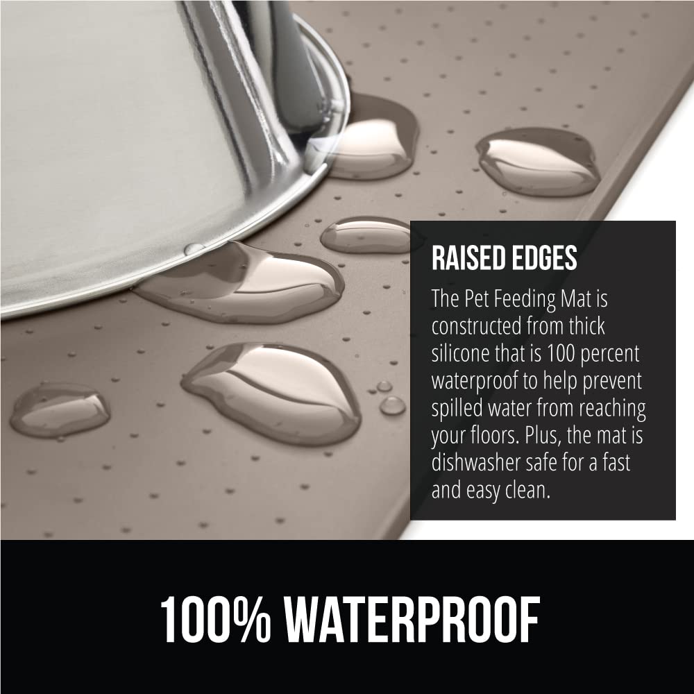 Gorilla Grip slip-resistant topside keeps bowls in place during feeding.