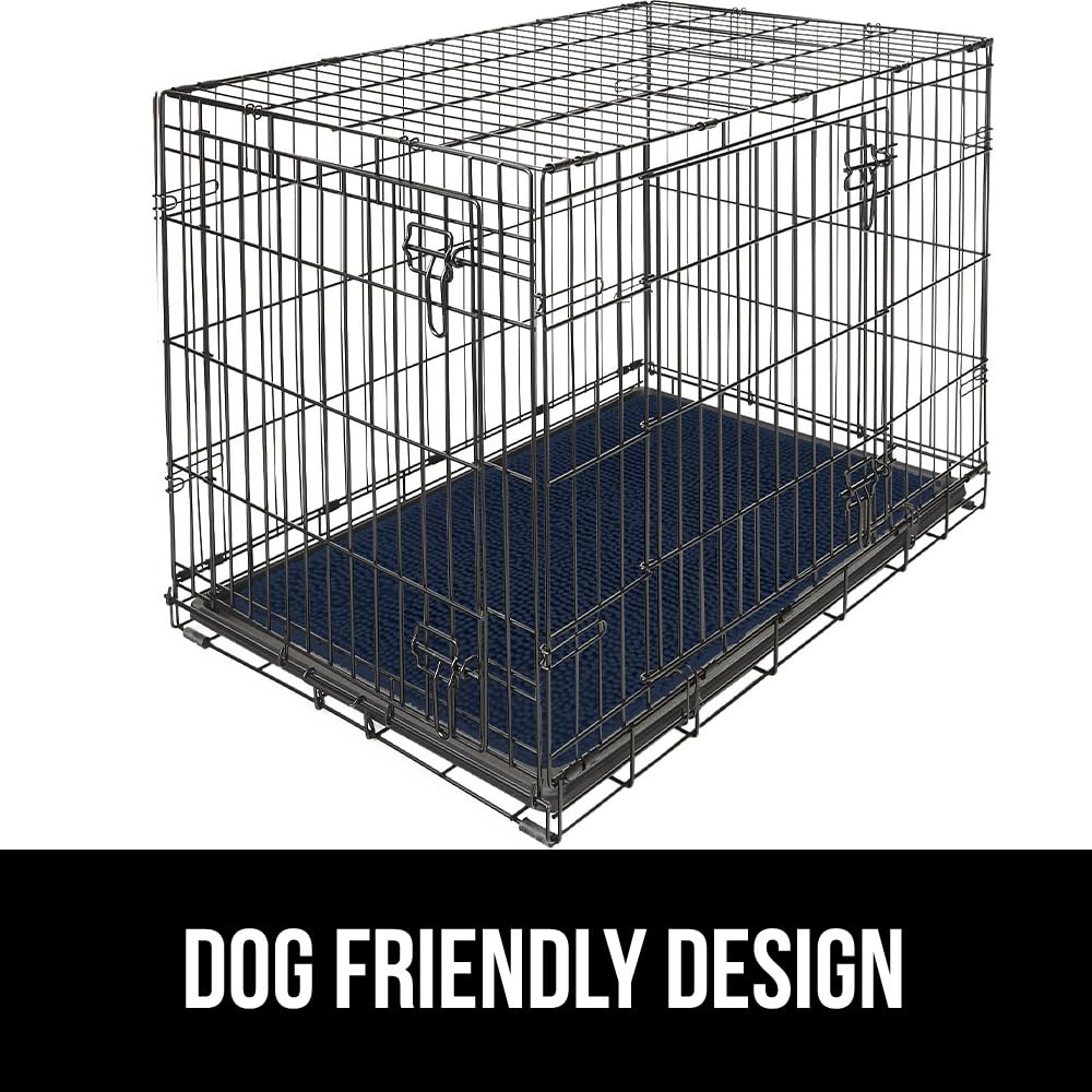 GORILLA GRIP SOAKSTOPPER traps dirt from boots and paws for cleaner thresholds.