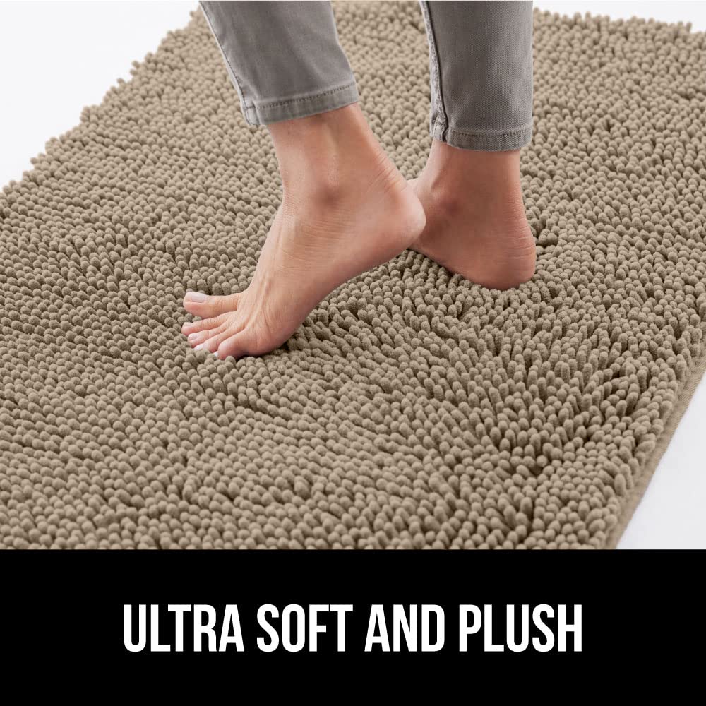GORILLA GRIP SoakStopper catches mud and dirt in mud rooms and garages.