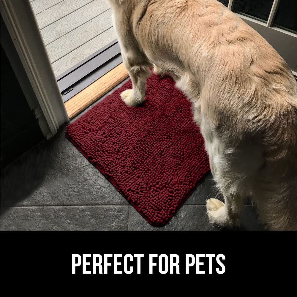 GORILLA GRIP SOAKSTOPPER quick-dry-action helps speed up cleanup after wet paws
