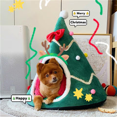 GPPSUNGD Christmas Tree Cat Bed side view highlights private space.