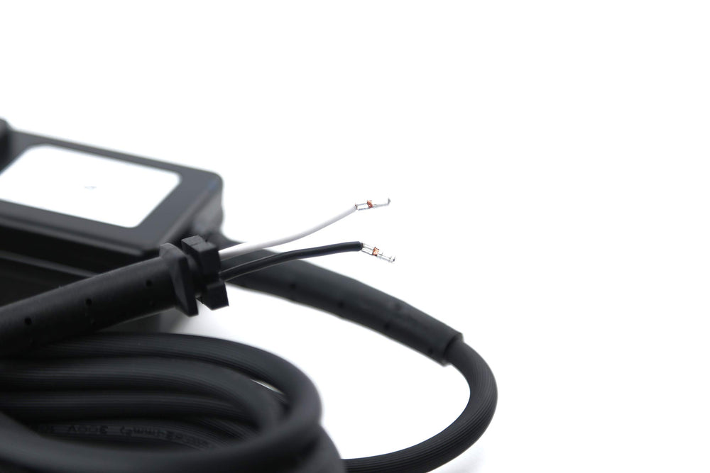 Groomers BF cord close-up showing tear-resistant rubber coating for durability