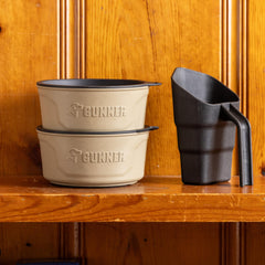 GUNNER dog bowl travel lid closed to prevent spills during transit.