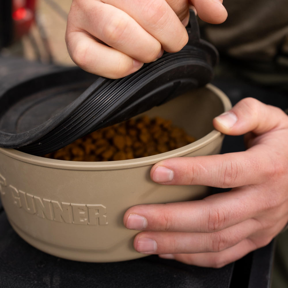GUNNER dog bowl vapor release channels aid easier cleaning and drying.