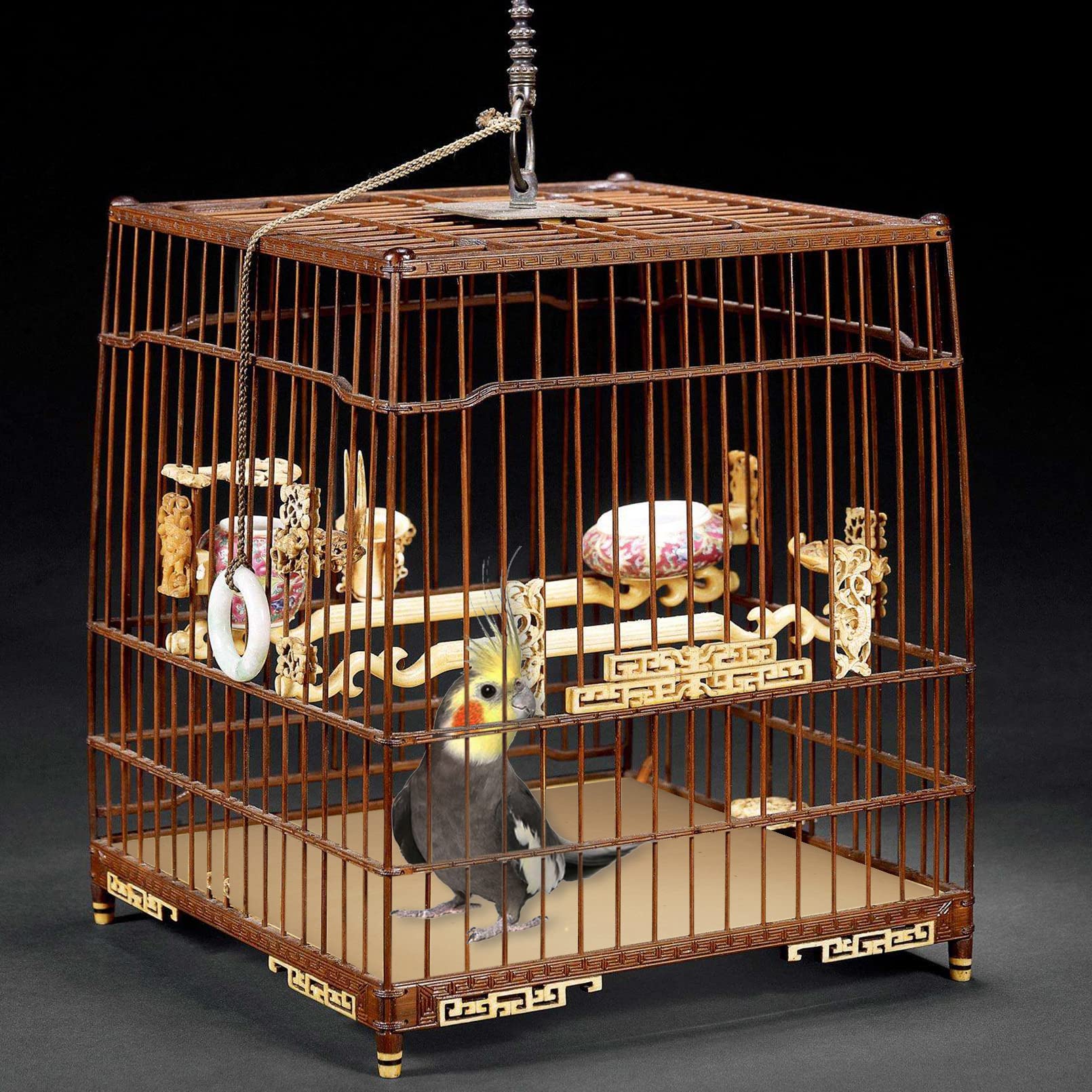 Hamiledyi 32 sheets pack provides versatile option for ongoing cage maintenance.