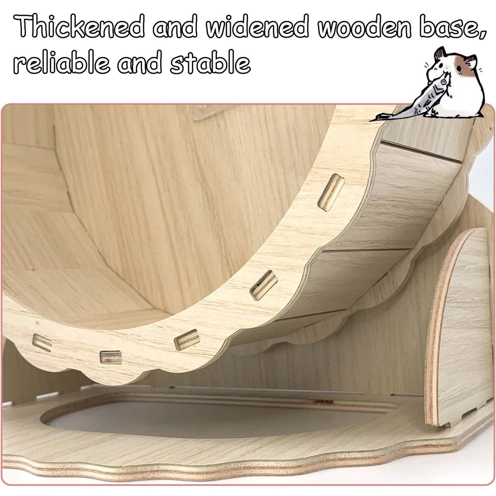 Close-up of wooden texture in Hamiledyi wheel emphasizing durable, bite-resistant surface.