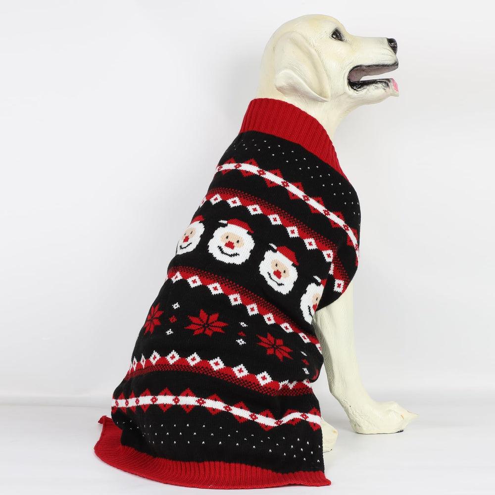 HAPEE Santa sweater worn by a dog for festive look