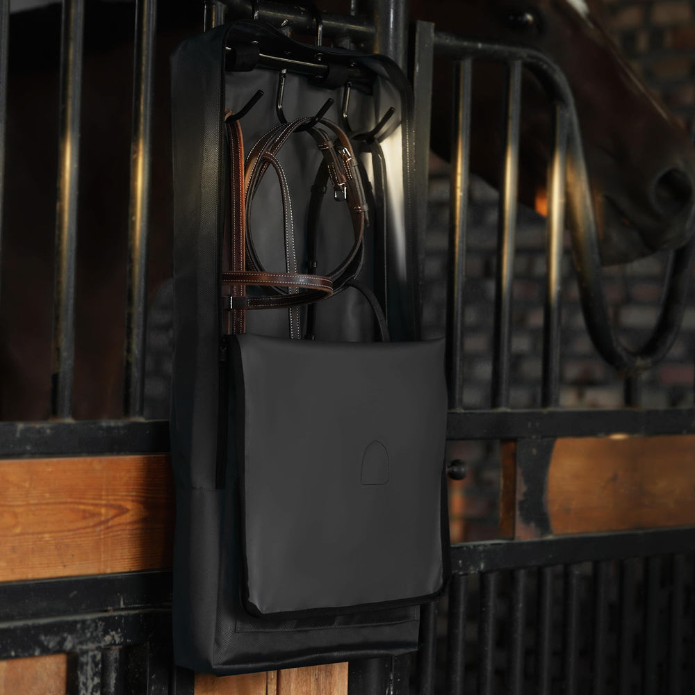 Harrison Howard Bridle/Halter Bag easy-clean wipe-down capability for barn use.
