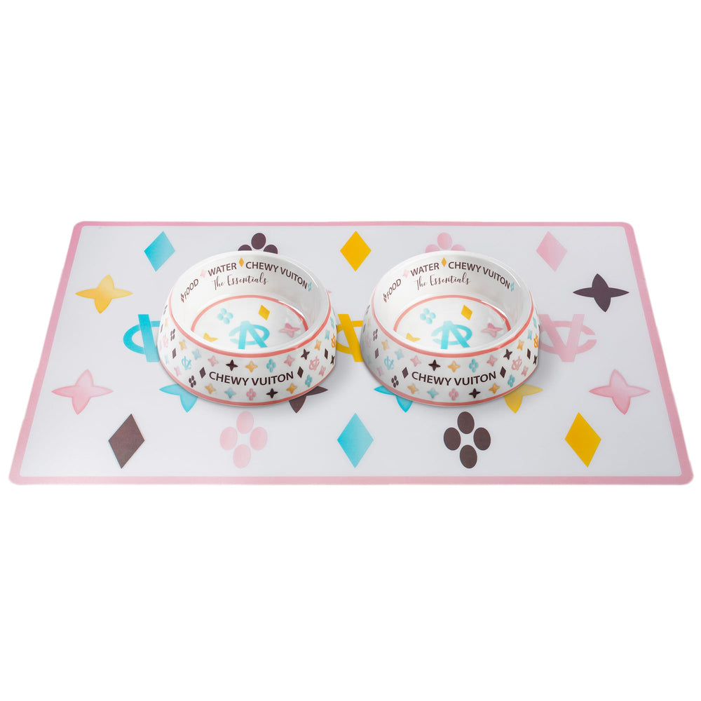 Haute Diggity Dog bowls with non-skid base prevent spills.