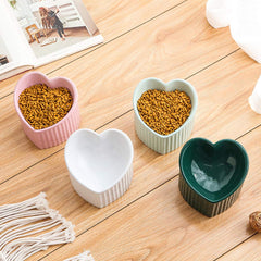 HCHLQLZ microwave-safe porcelain cat bowls heat contents safely.