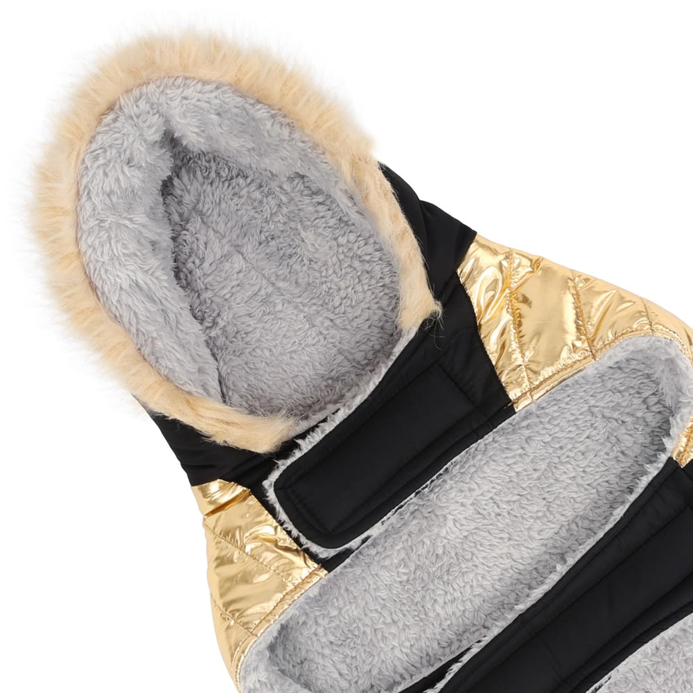 HDE fleece-lined interior provides cozy warmth for outdoor adventures.