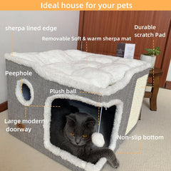 Heerduos cat condo top open space for play and rest.