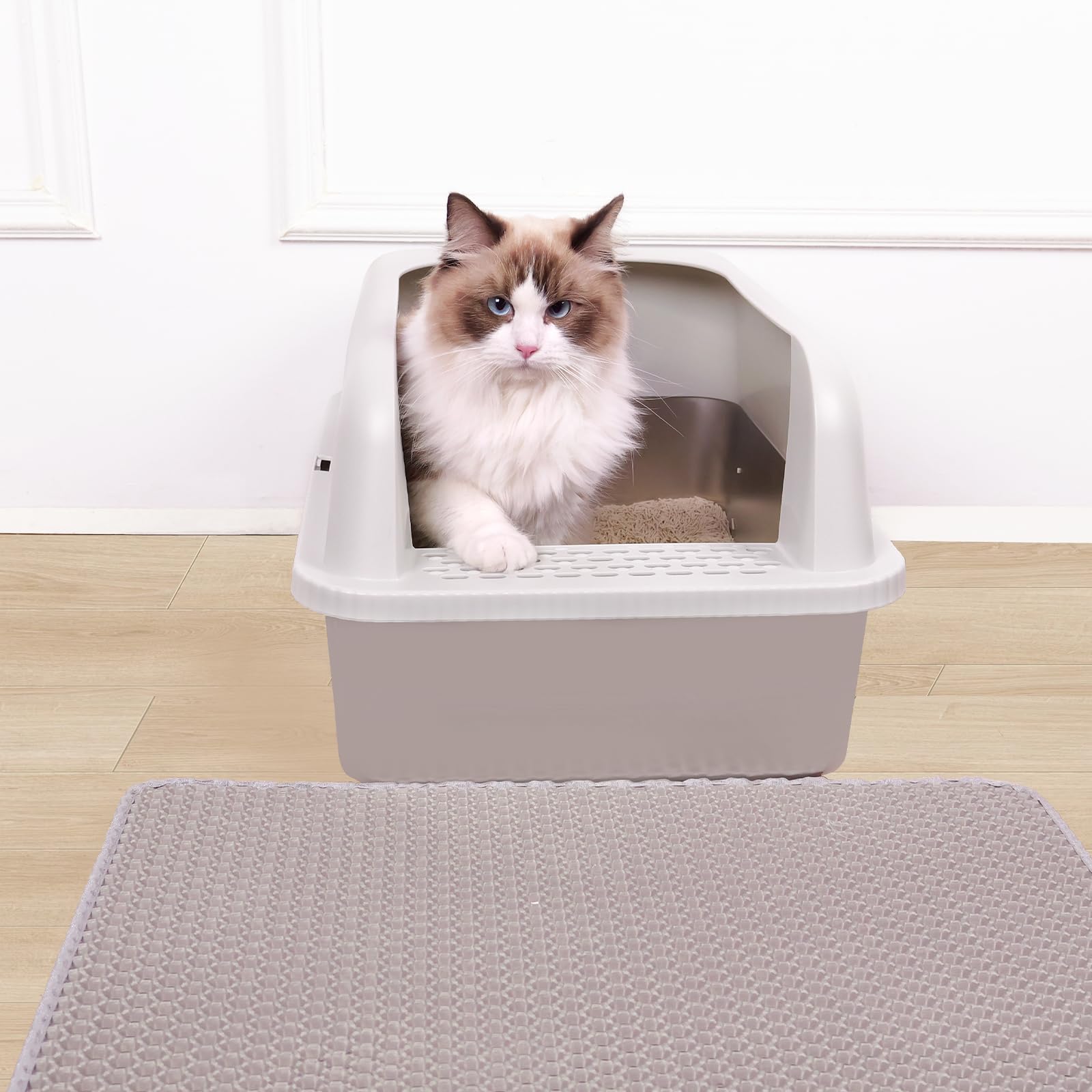 Henkelion interior is easy to wipe clean for hygienic maintenance