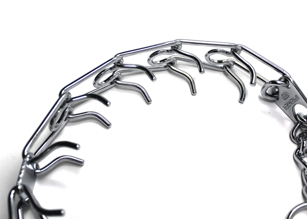 Herm Sprenger center plate tightening action aligns prongs for symmetric pressure