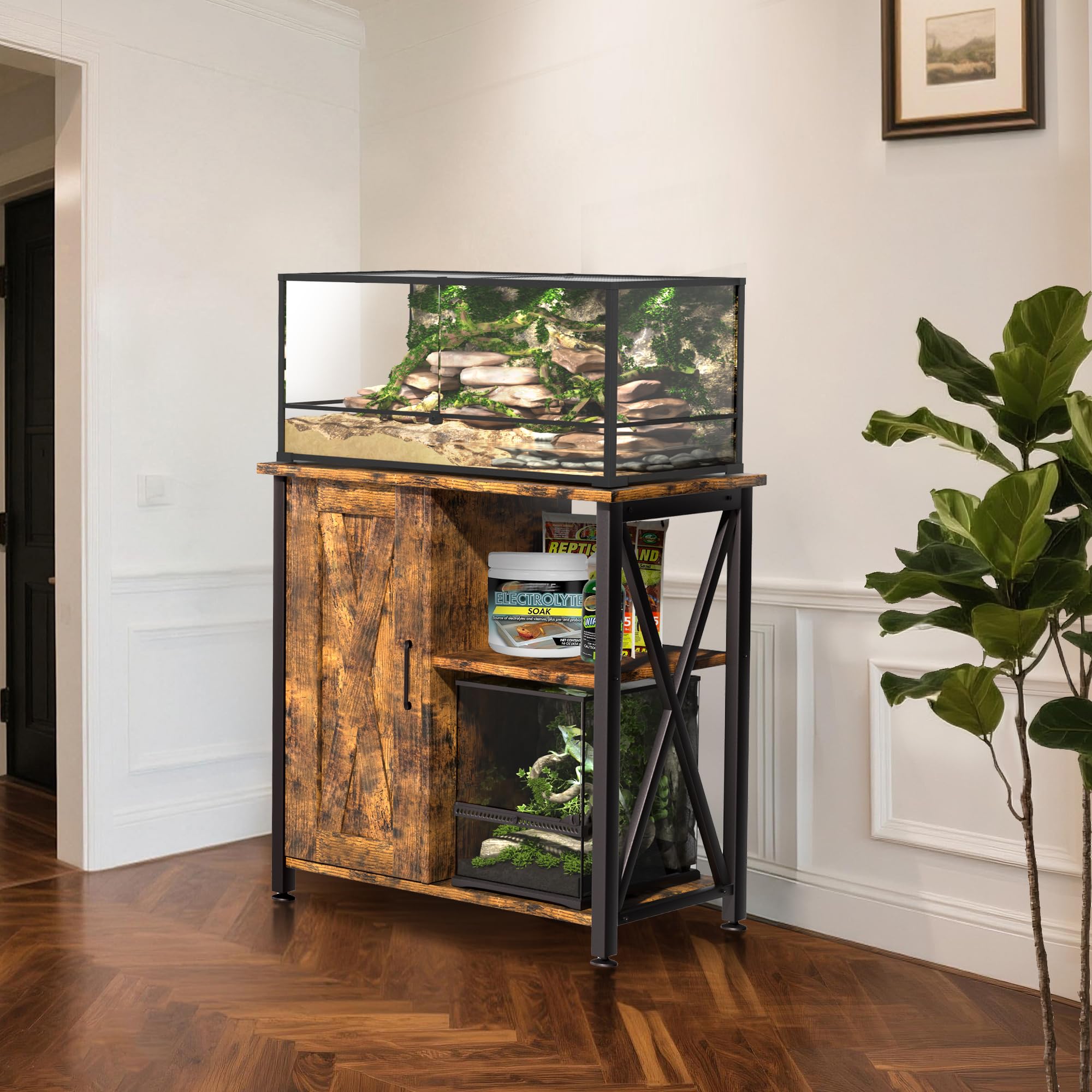 Herture rustic brown finish enhances aesthetics while pairing with terrarium gear.