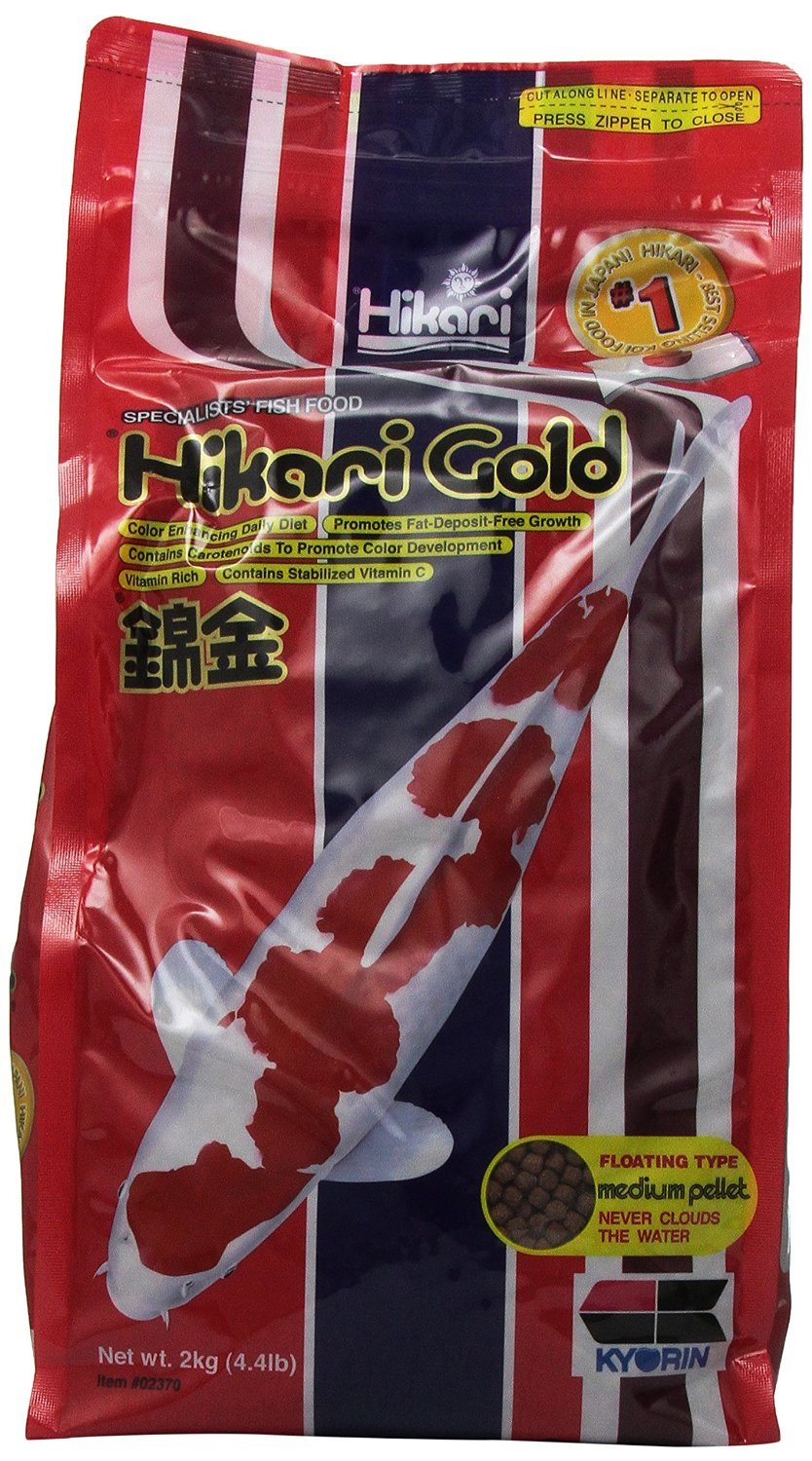 Hikari Gold 4.4 Lb Medium packaging shows daily koi nutrition for color.