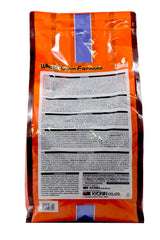 Hikari Wheat Germ 4.4lb Medium pour image highlights easy portioning for healthy pond fish