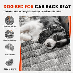 HiPetpy non-slip silicone backing keeps the mat secure during trips.