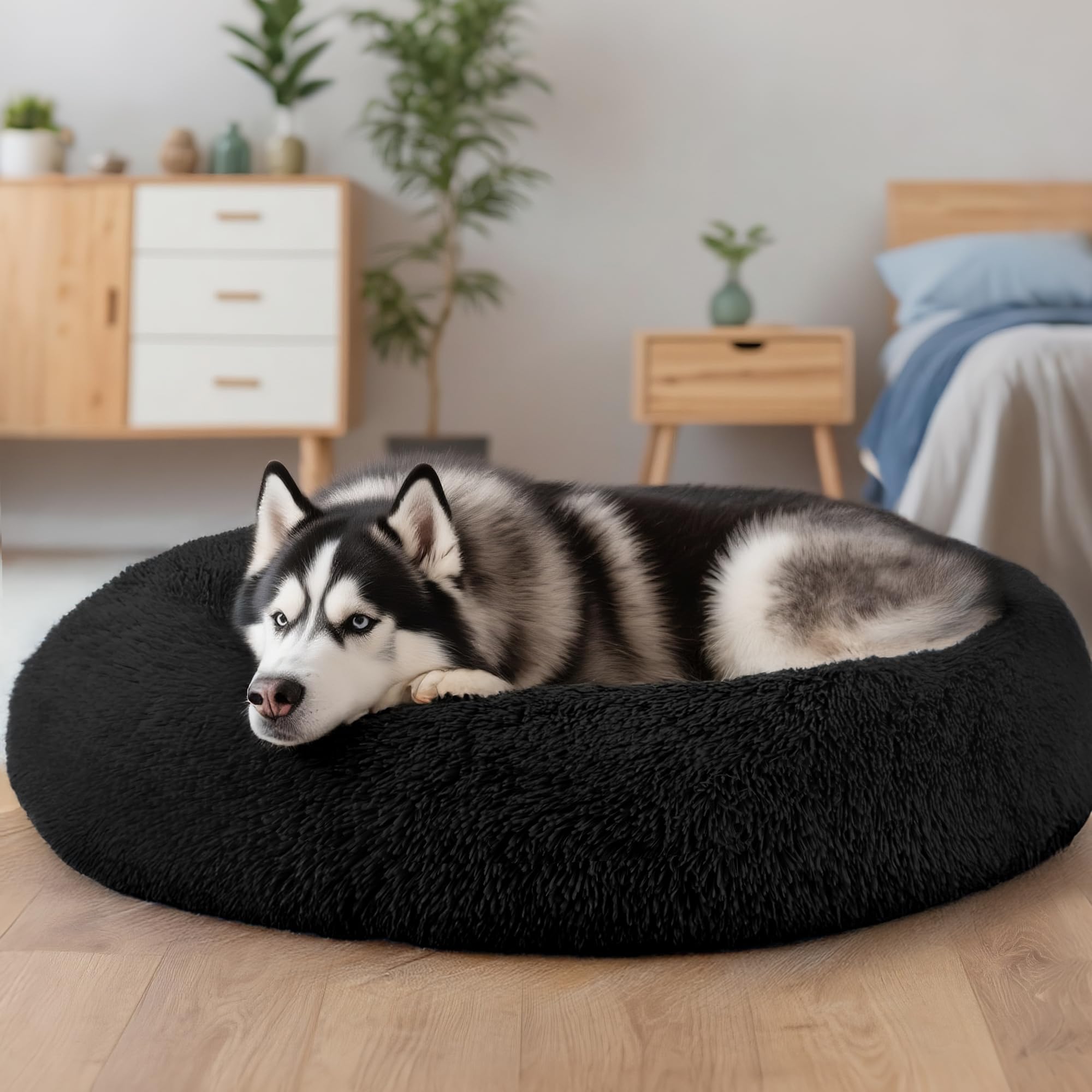 Hoewina plush-closeup communicates premium materials and warm, inviting texture.
