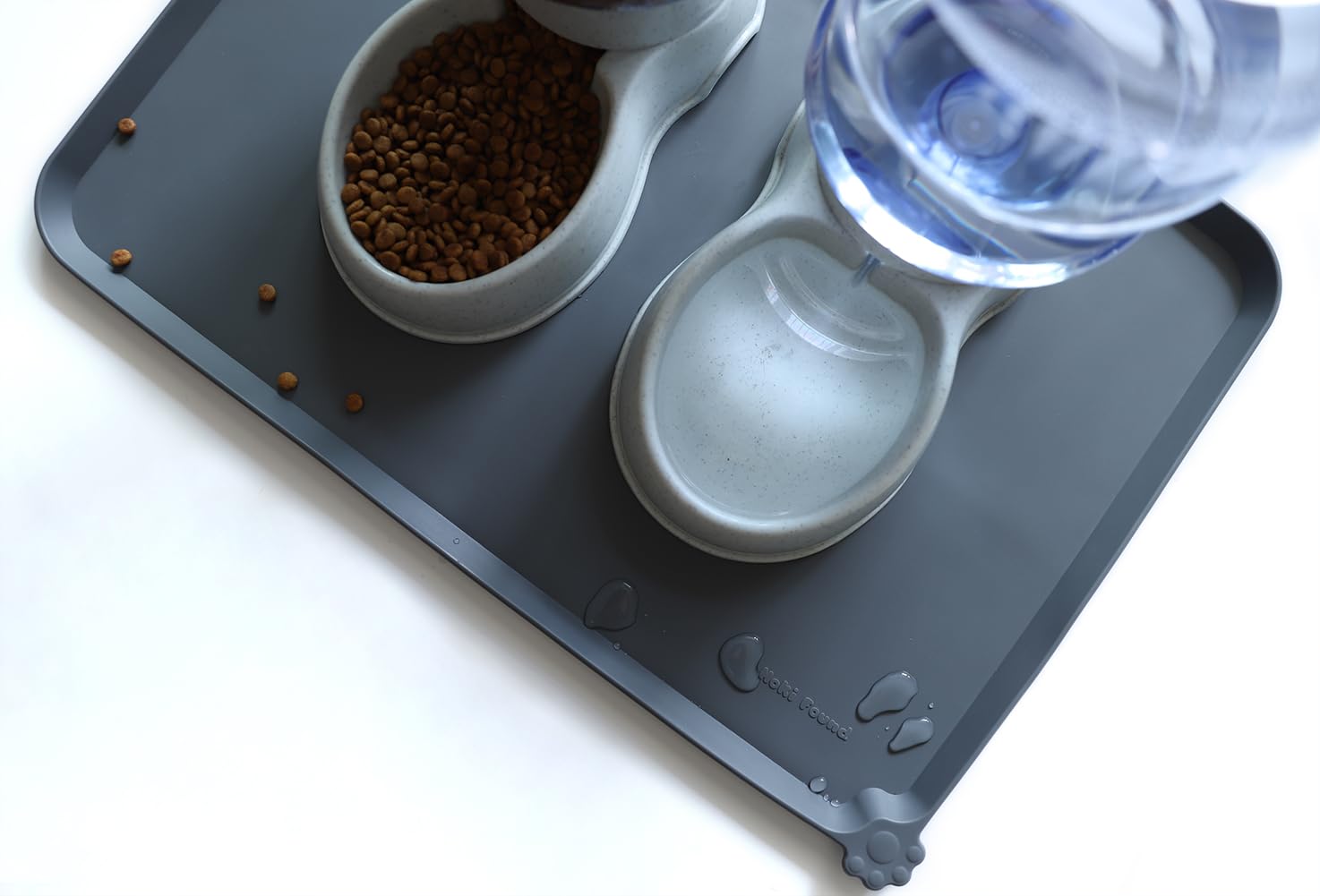 Hoki Found dishwasher-safe silicone pet mat is easy to clean after meals