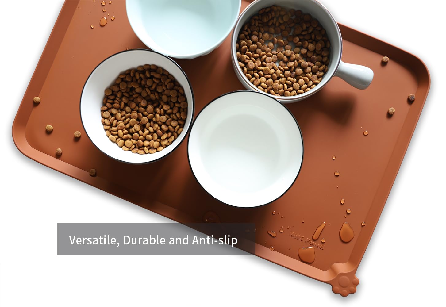 Hoki Found L silicone non-slip mat caramel color on carpet demonstrates waterproof protection