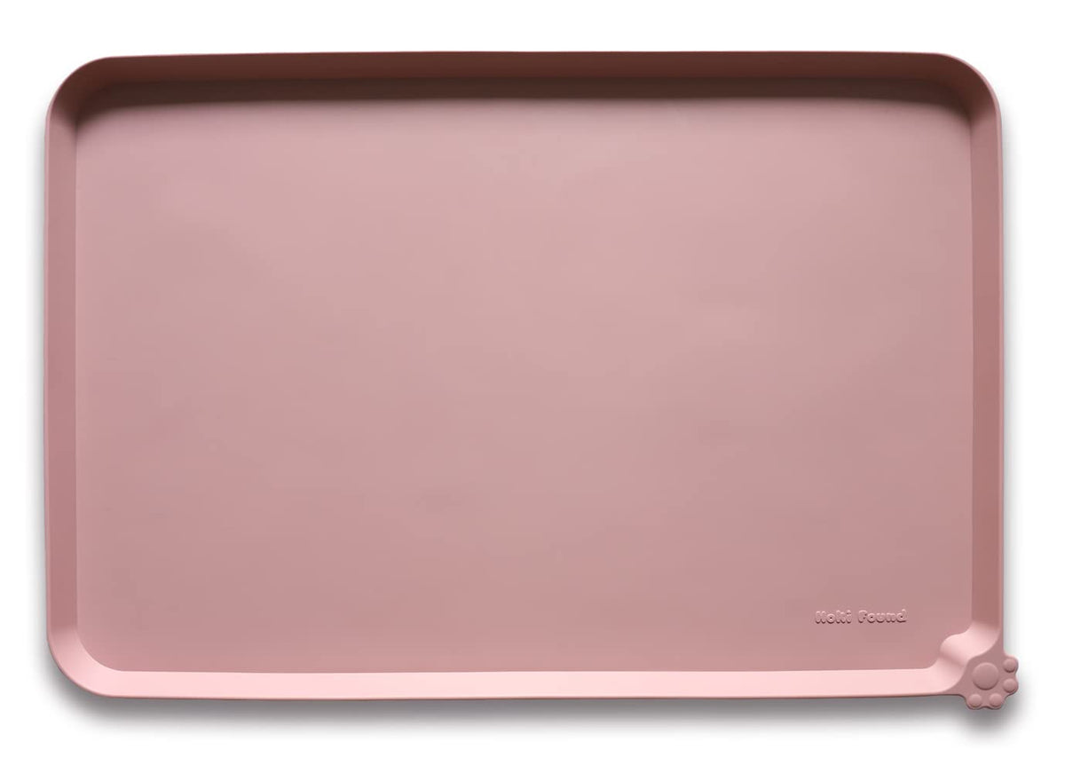 Hoki Found large non-slip feeding mat, front view, protects floors from spills.