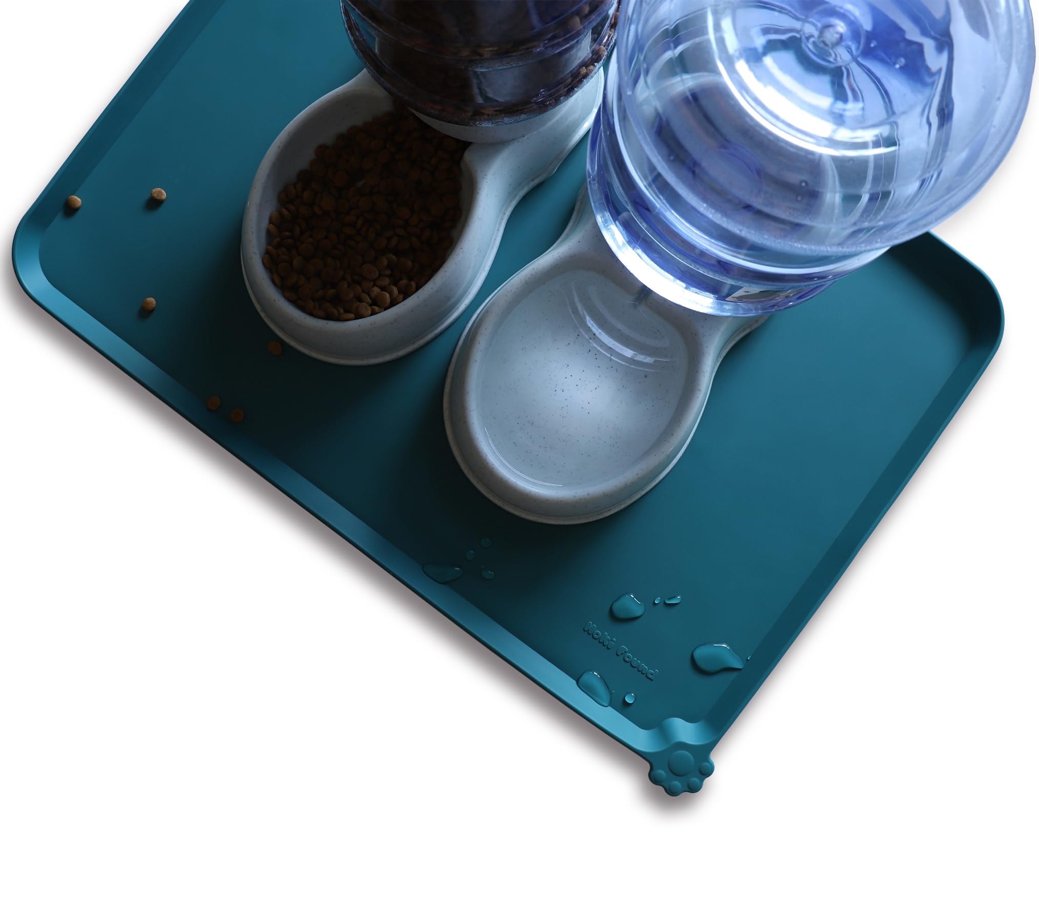 Hoki Found Sicilian Ocean mat is travel-friendly and durable for pets.
