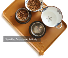 Hoki Found waterproof durable silicone mat keeps floors clean during feeding.