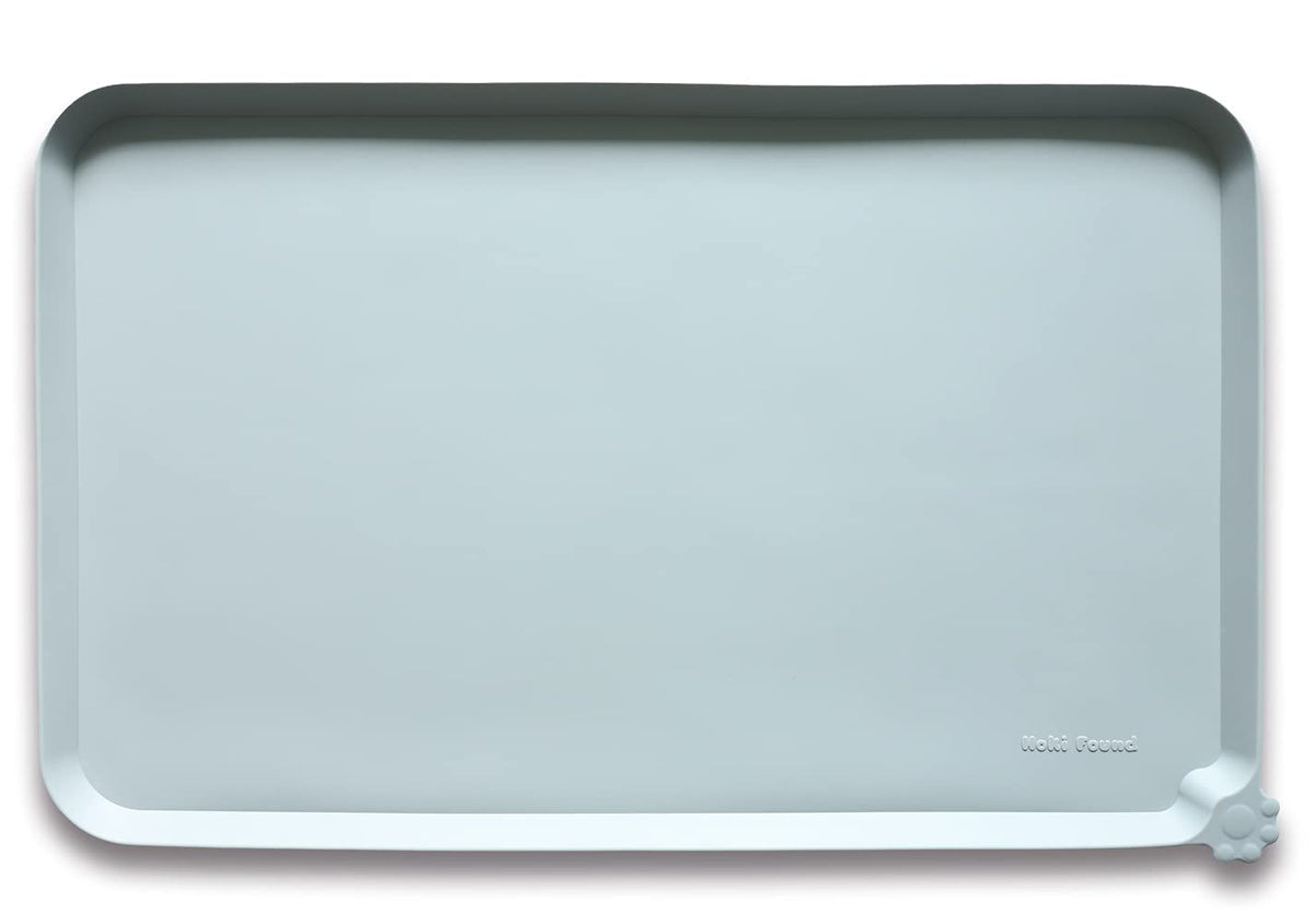 Hoki Found silicone pet food tray close-up showing the high lip for spill containment
