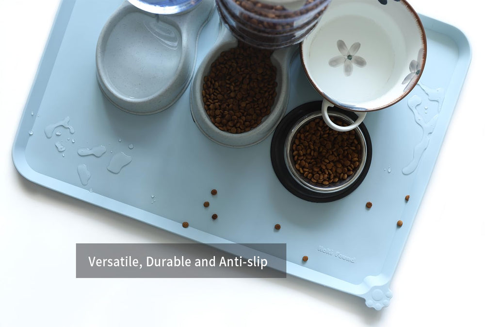 Hoki Found X-Large silicone mats in-use show tidy feeding area and anti-slip stability