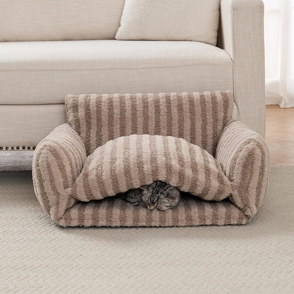 Hollypet cat bed with removable covers for easy cleaning.