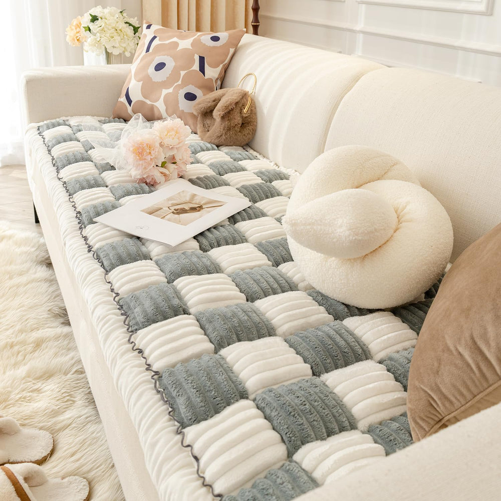 HOMEREFROM washable couch cover—easy cleanup after muddy paws and shedding days.