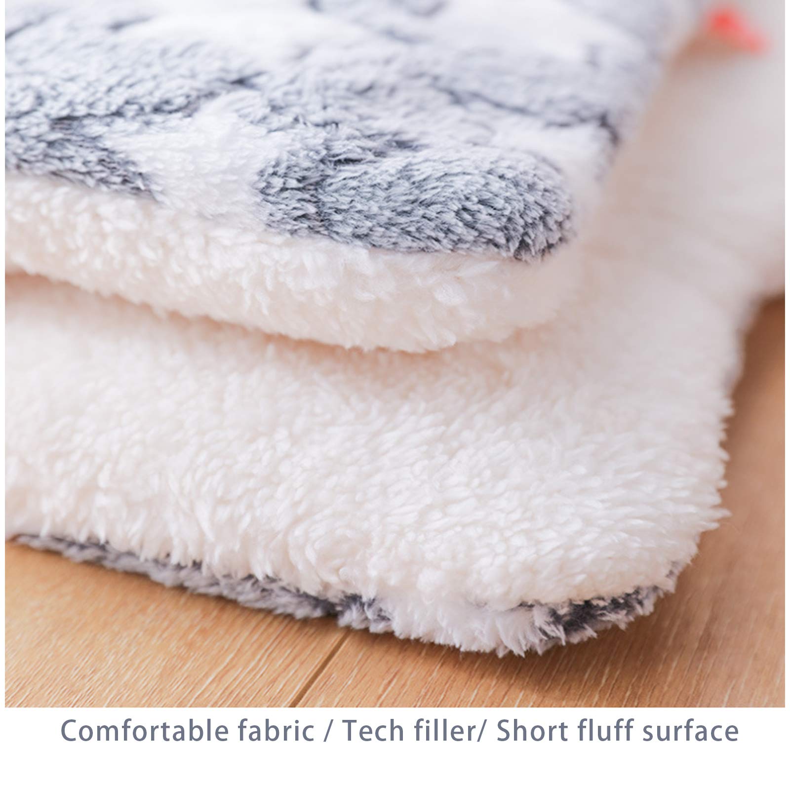HOMEREIGN bed mat inside crate creating a snug, comforting crate setup for pets.