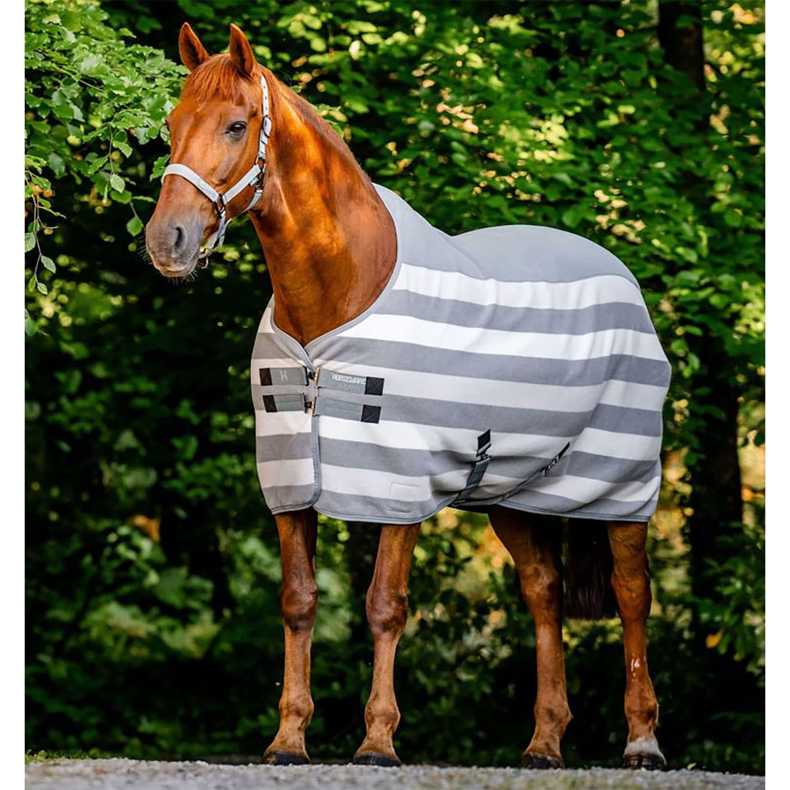 Horseware Newmarket Fleece Cooler straight front closure secure fastening
