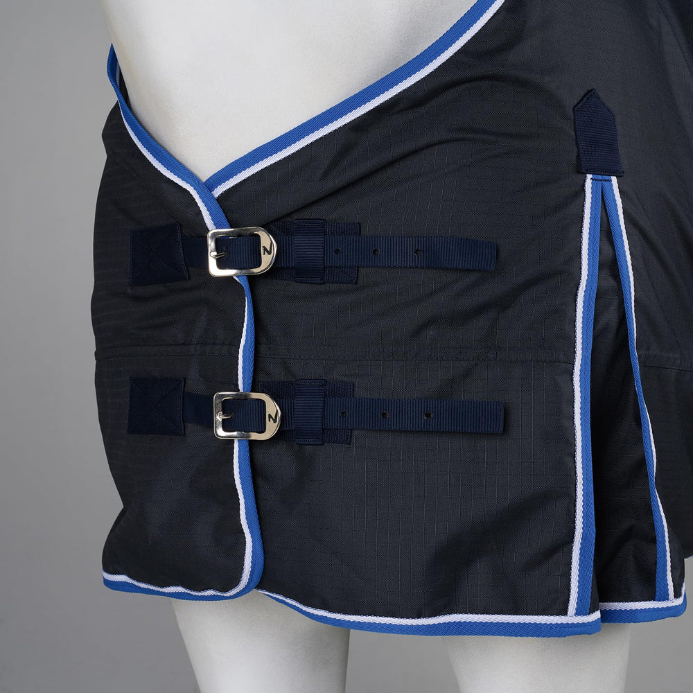 HORZE Glasgow blanket shoulder gussets allow free movement during work.